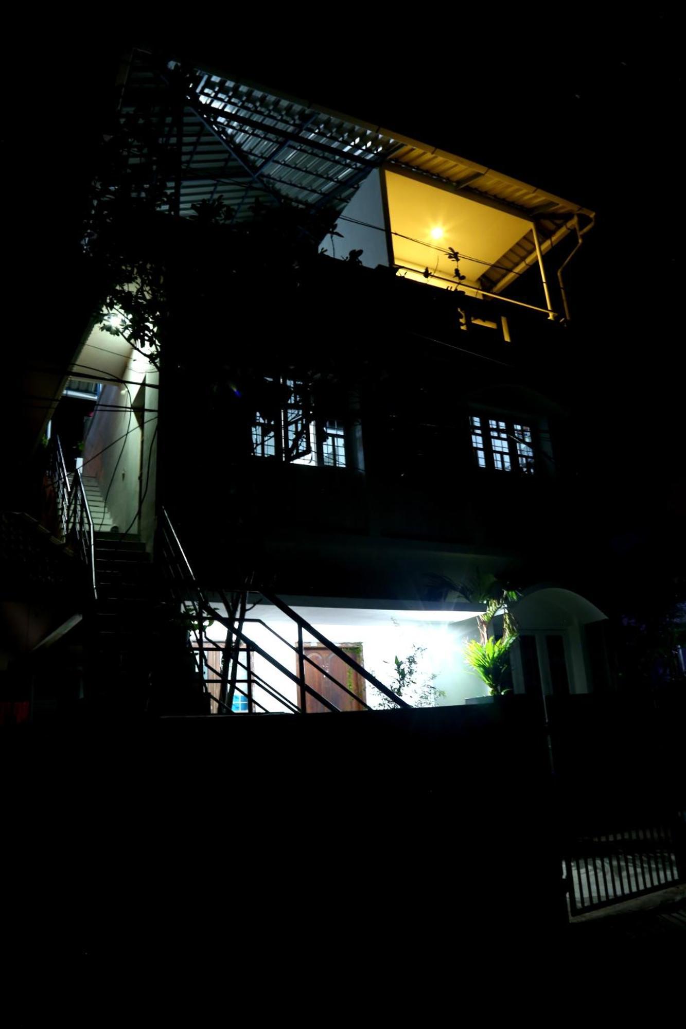 Bethesda Inn Kochi Exteriör bild