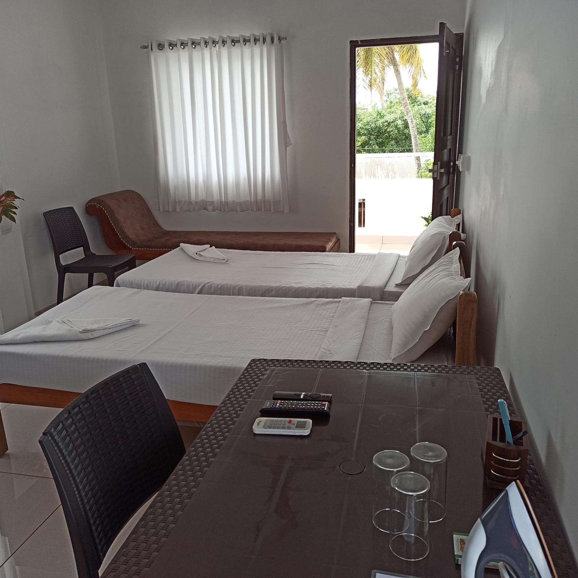 Bethesda Inn Kochi Exteriör bild