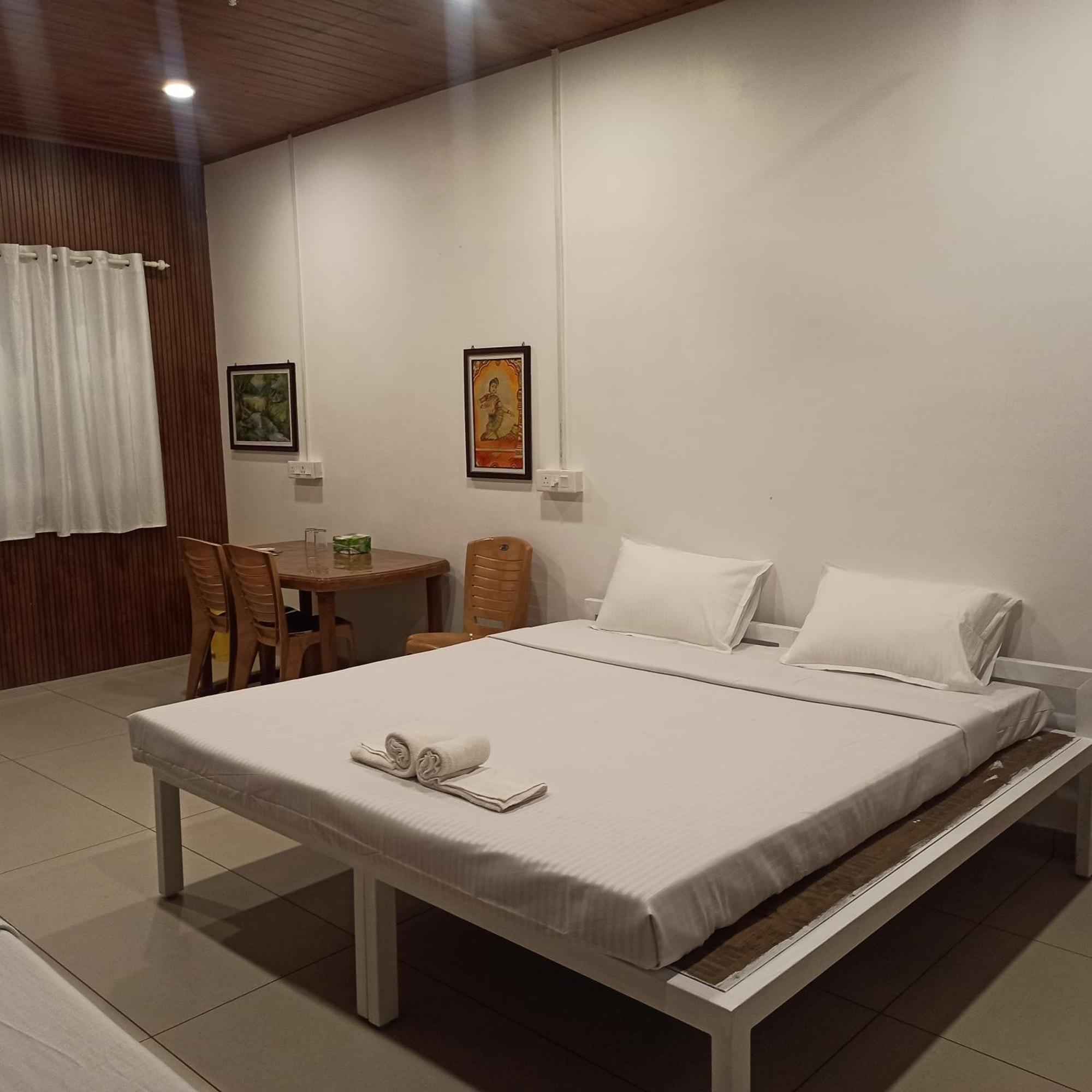 Bethesda Inn Kochi Exteriör bild